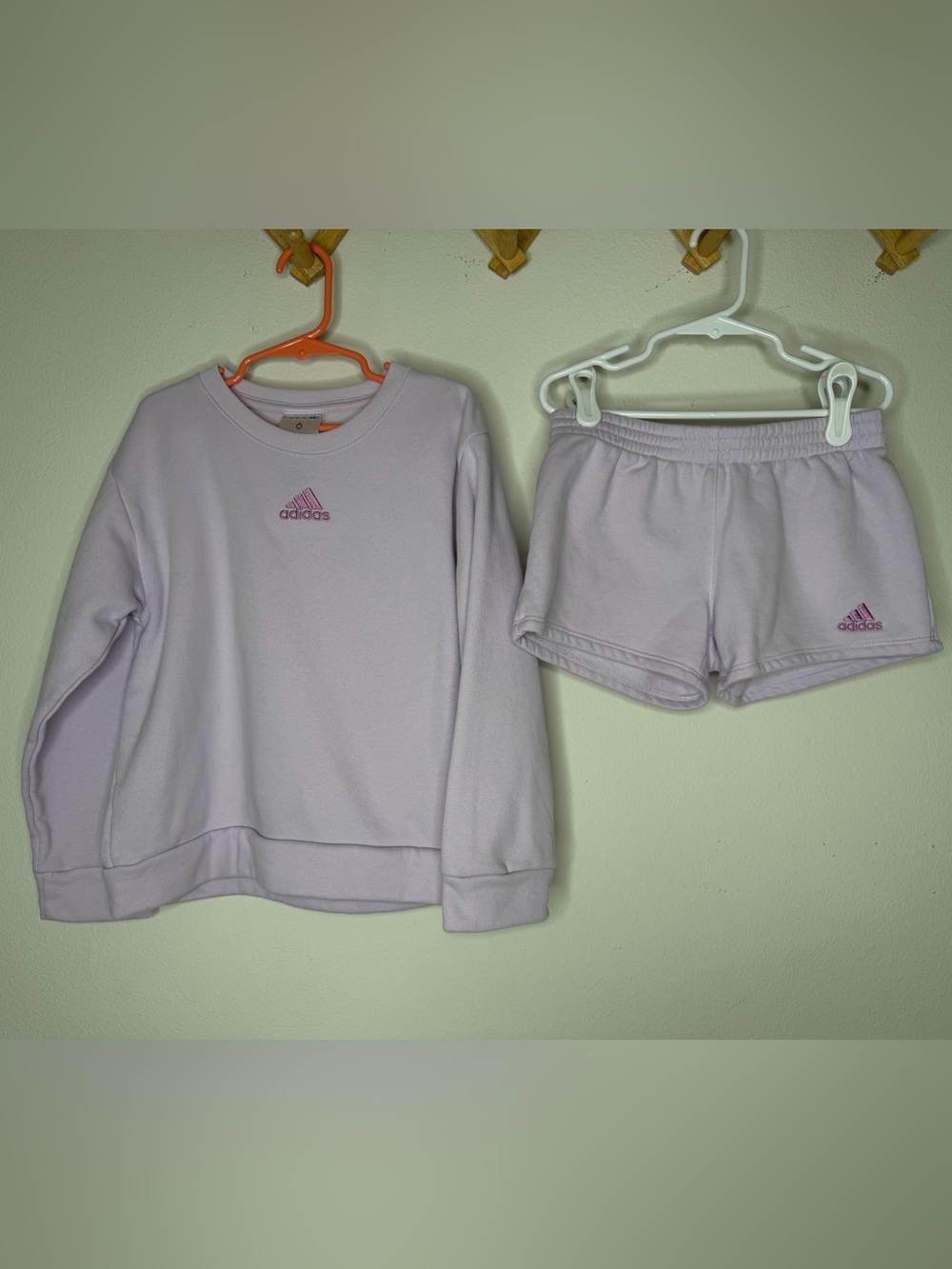 Adidas Lilac Two-Piece Sweatshirt & Shorts Set Girls Size 6 Active Outfit - Picture 3 of 10